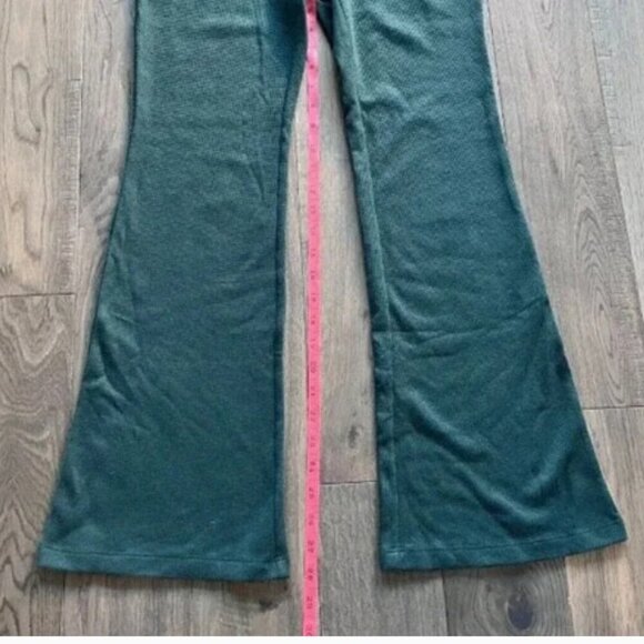 Aritzia Sunday Best Baby Waffle Kick Flare Lounge Pants Green Size S NWT - Picture 6 of 7